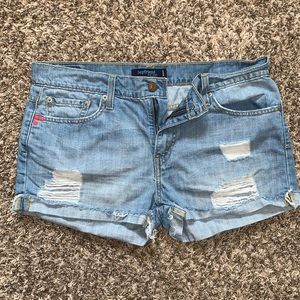 Women’s Levi distressed jeans size 9